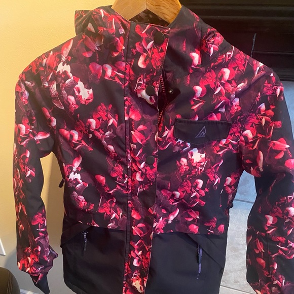 Ski / Snowboard Jacket  and bib pants. Ripzone small. Fit average 8-10 yr old. - Picture 2 of 6